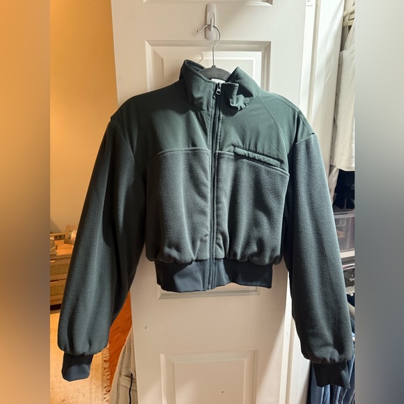 Alo Yoga Polar Fleece Cropped Wintry Mix Jacket (Charcoal Green) - Picture 5 of 7